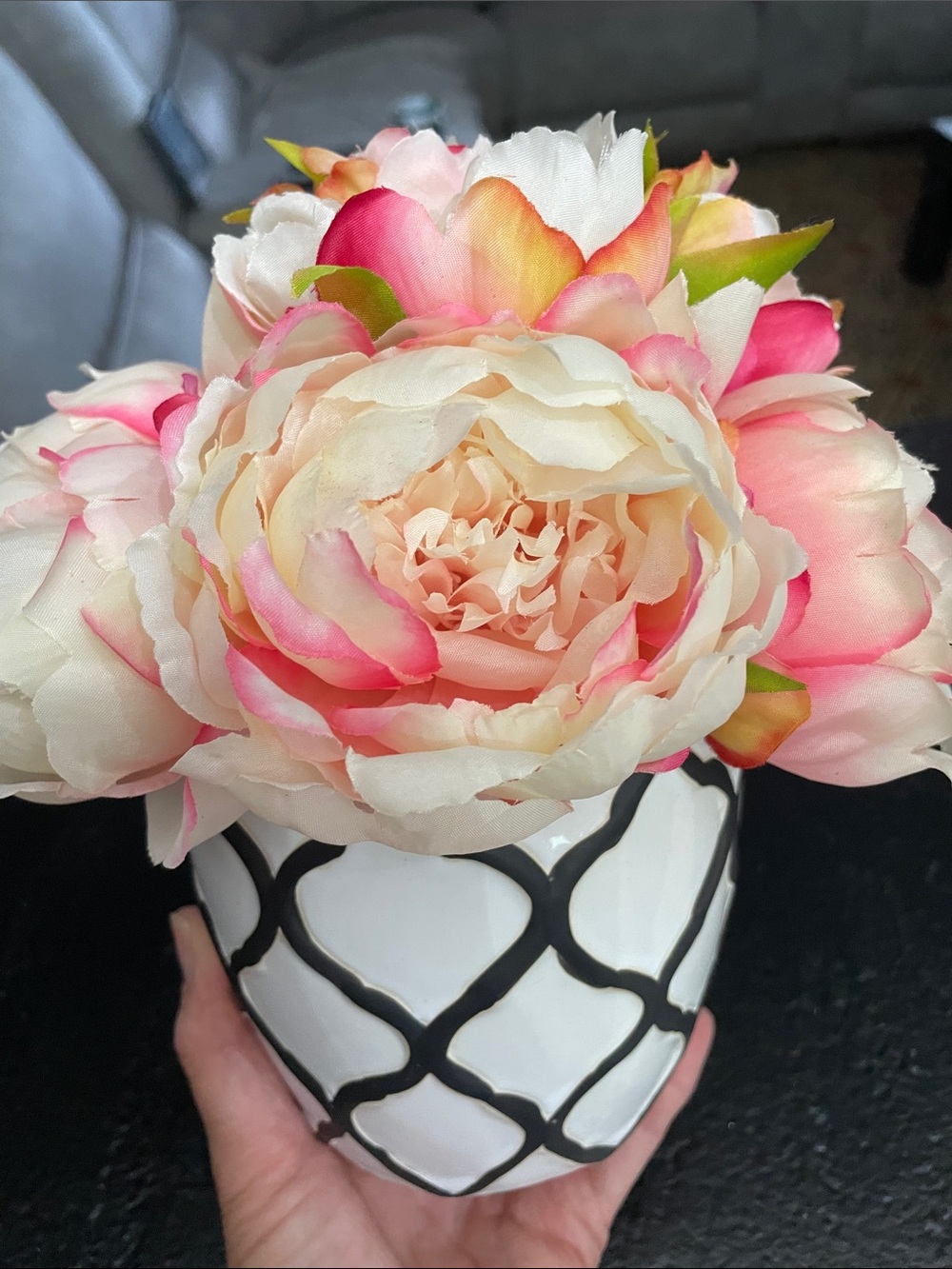 Beautiful Peony Accent Decor. Add a pop of color to any room. 8 x 4 - Picture 7 of 7